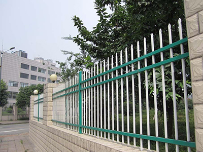 小區(qū)鋅鋼護(hù)欄圖片3