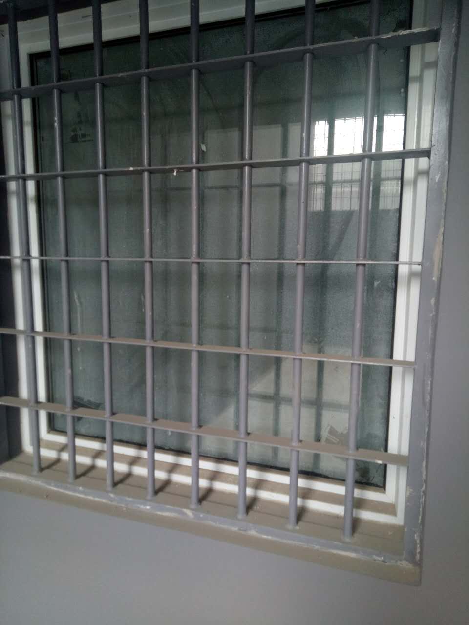 鐵藝窗護(hù)欄安裝工程案例
