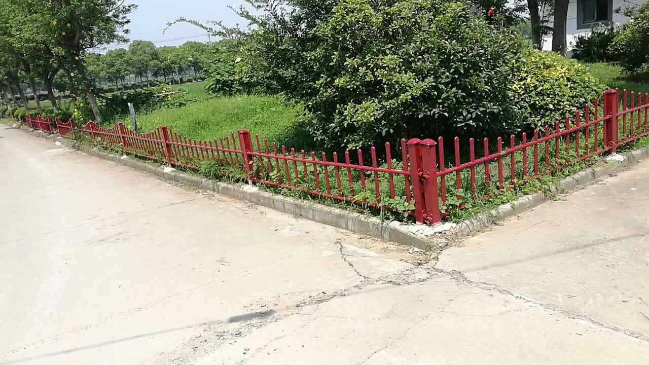 鋅鋼草坪護欄