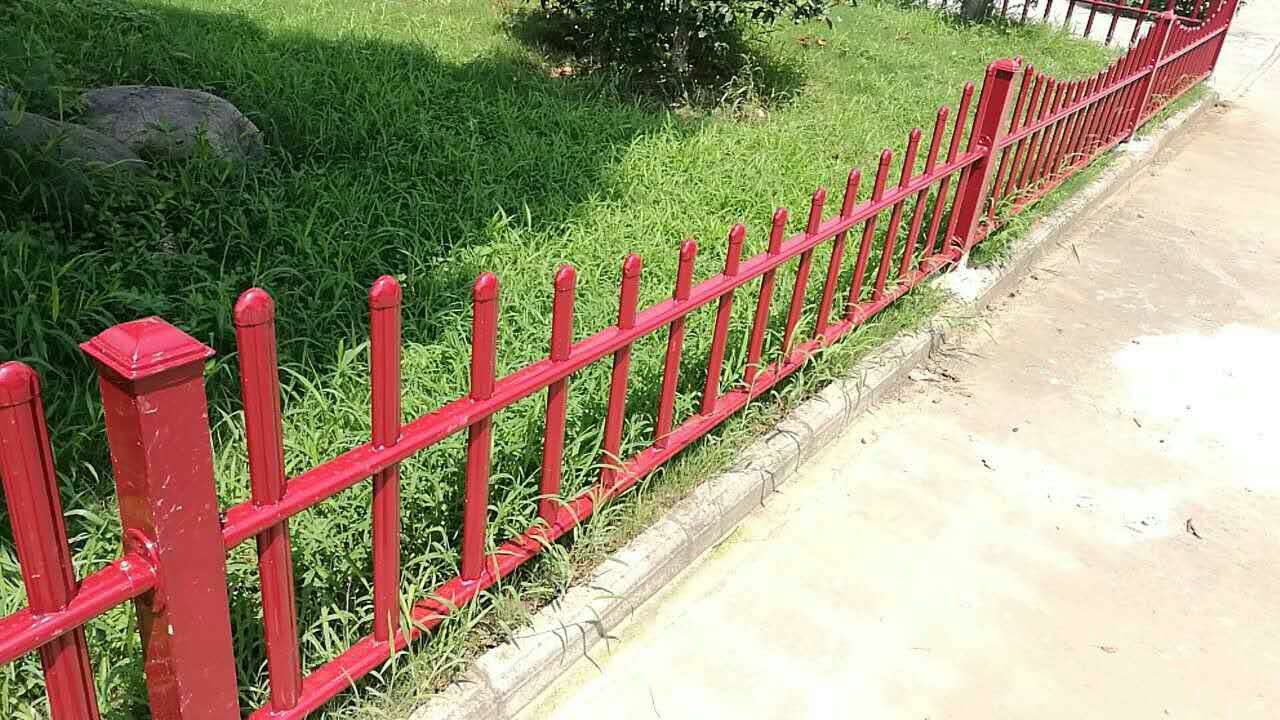 鋅鋼草坪護(hù)欄工程案例