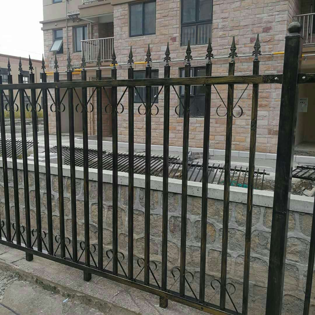 浙江杭州市小區(qū)鐵藝護(hù)欄安裝案例