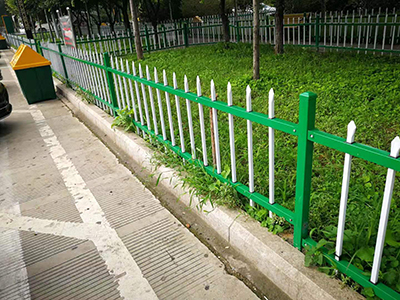 噴塑草坪護(hù)欄